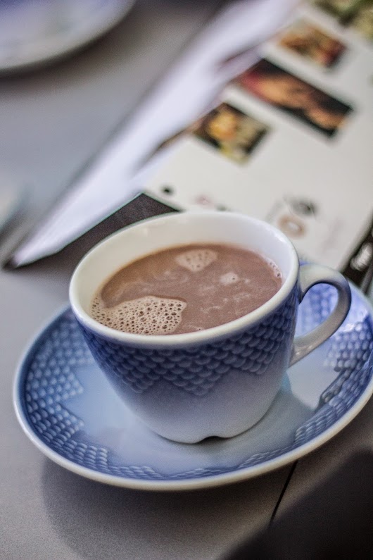 Varm kakao til brunch på Glascafeen i Ebeltoft - Mikkel Bækgaards Madblog