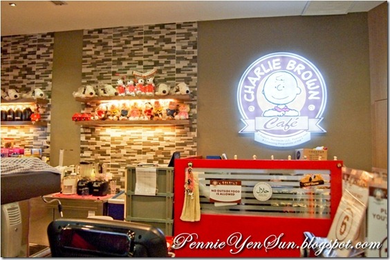 Charlie Brown Cafe (10)