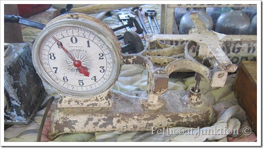 nashville-flea-market-shopping-petticoat junktion