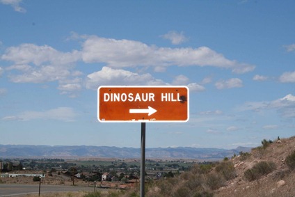 [dinohill%2520sign%255B3%255D.jpg]