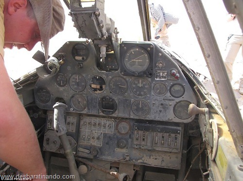 aviao Kittyhawk P-40 encontrado no deserto 70 anos desbaratinando  (3)