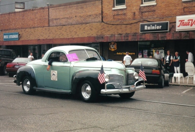 [14-1941-Dodge-Luxury-Liner-Coupe-fro%255B1%255D.jpg]