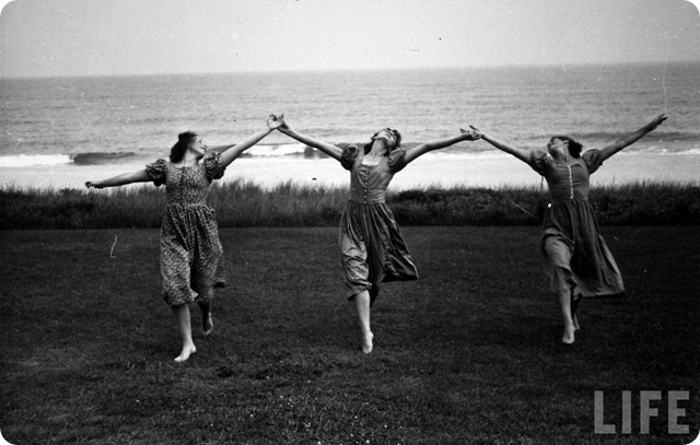 three ladies dancing