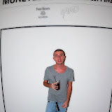 FRG_MONEYLESS_INSERIREFLOPPINO_002.jpg