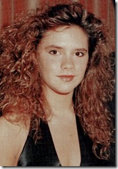 article-2102284-11C5E3B2000005DC-143_306x443