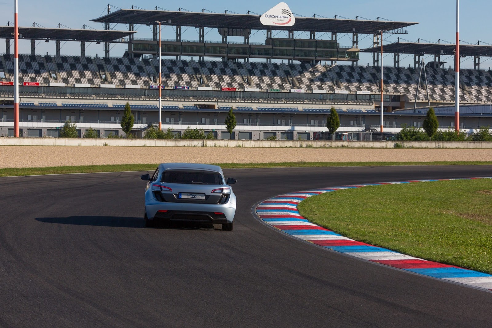 [In-Eco-Concept-36%255B2%255D.jpg]