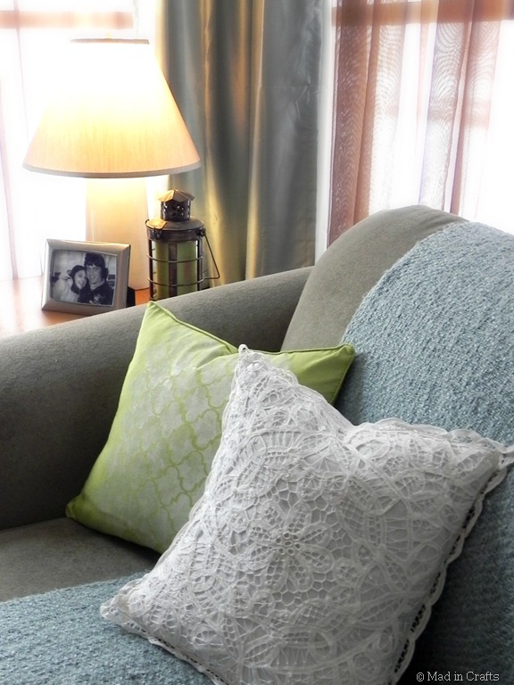 [pillows-closeup3.jpg]