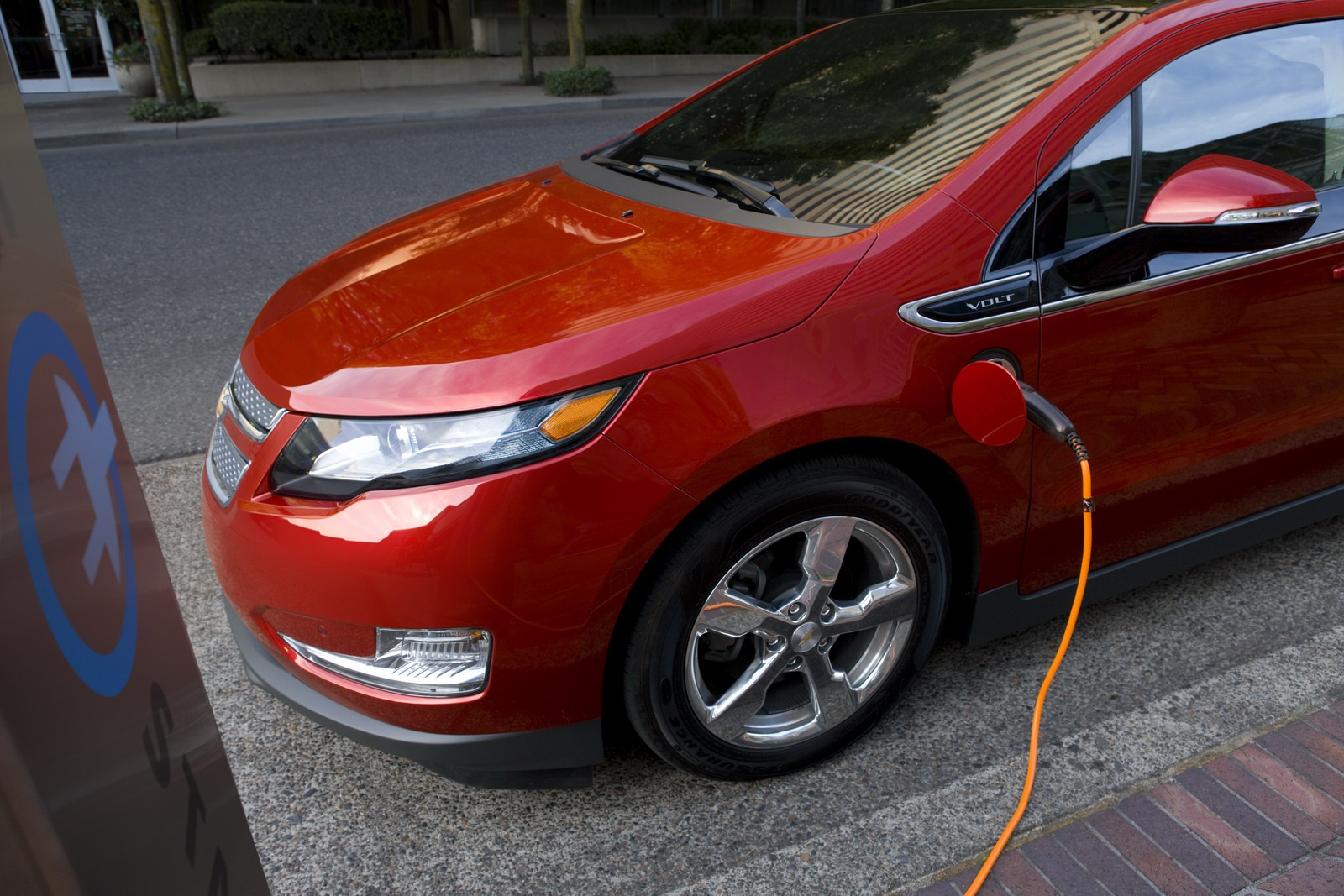 [2012-Chevrolet-Volt-7%255B2%255D.jpg]