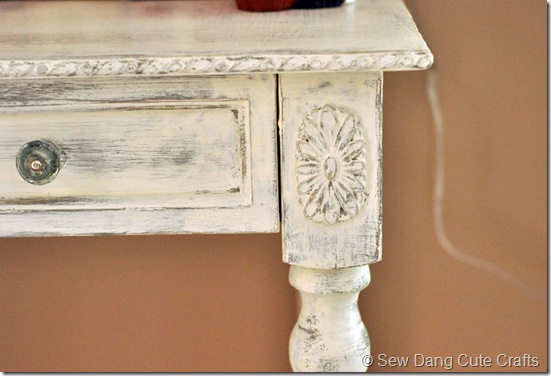 Close-up-end-table