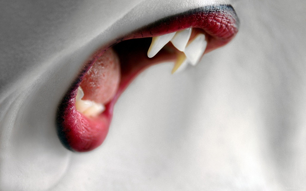 [Vampire-teeth-vampires-30598165-1440-900%255B8%255D.jpg]