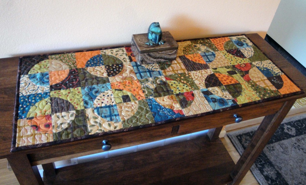 [0%2520accuquilt%2520drunkard%2527s%2520path%2520tablerunner%255B3%255D.jpg]