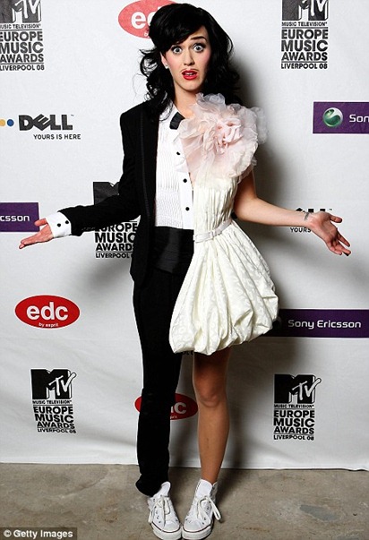 article-1083681-0262C8FB000005DC-83_468x683