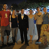 Sebastian (au centre), notre hôte, dansait ce soir avec sa partenaire (à droite). Victoria, sa copine, nous accueille chez elle à Santa Fe