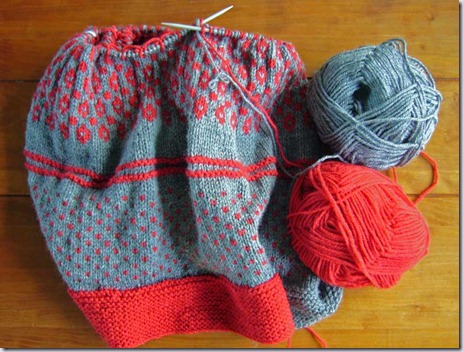 gebreide-deken-rood-grijs-1 gebreide-deken-rood-grijs-1