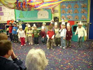Dragonflies and Penguins doing their performance.