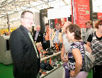 http://lh5.ggpht.com/-h1nJvYuCB_w/TJnbmbTyUsI/AAAAAAAACl8/C0FS3OEGav8/s576/unielektro-elektrogrosshandel-elektrofachgrosshandel-service-fachmesse-148.jpg 
