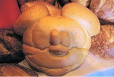 [mickey-mouse-bread%255B3%255D.jpg]