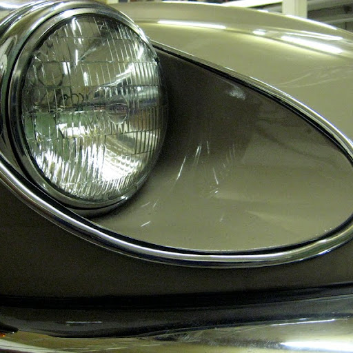 Jag-Eyes Jaguar XK-E, with Head-Light-Cover-Kit. The Head-Lamp-Cover Conversion-Kit made by designer Stefan Wahl in the tradition of Malcolm Sayer. / Jaguar e-Type mit Scheinwerferabdeckungen, designed und hergestellt von Designer Stefan Wahl in der Tradition von Malcolm Sayer.