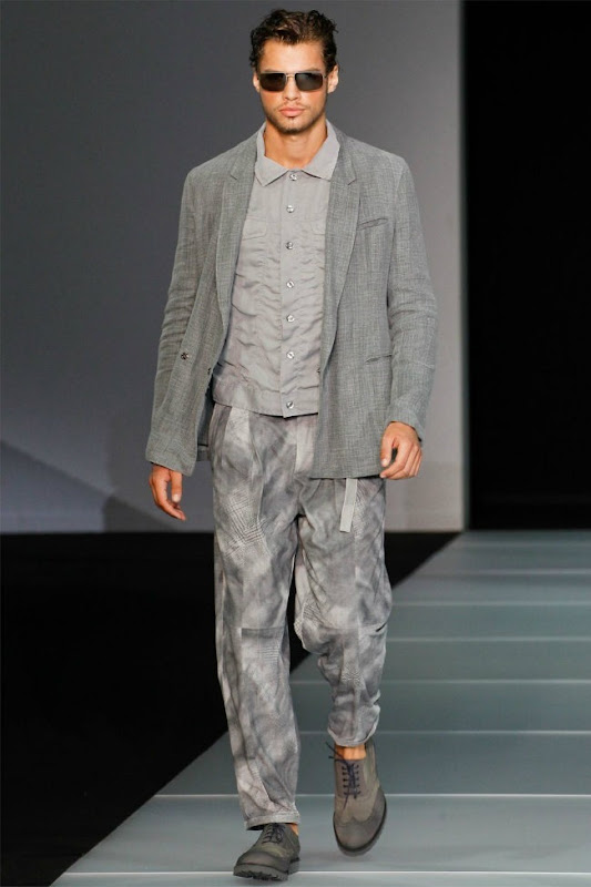 Milan Fashion Week Primavera 2012 - Emporio Armani (49)