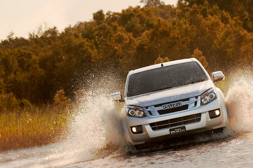 2012-Isuzu-D-MAX-01.jpg