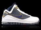 nike air max lebron 7 gr white navy 2 01 Nike Air Max LeBron VII (7)   White/Navy/Gold Sample Actual Photos