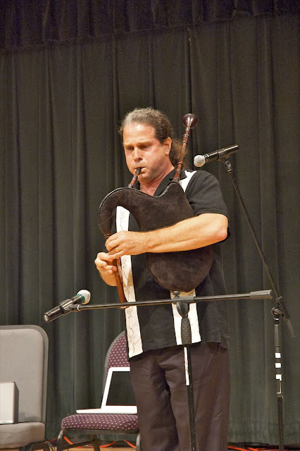 Tom on stage