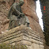 Camí dels Degotalls, detall del monument a Verdaguer