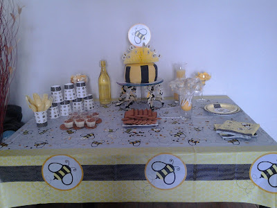 Sweet table Bumblebee party : anniversaire Thème abeille