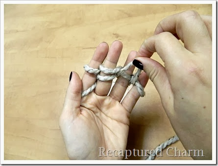 finger knitting tutorial2