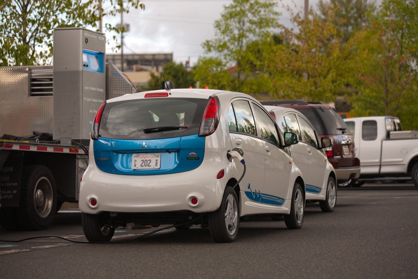 [Mitsubishi-i-MiEV-2%255B3%255D.jpg]