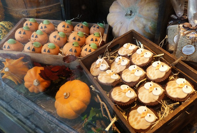 [harrogate%2520halloween%2520cakes%255B4%255D.jpg]