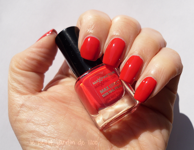 006-max-factor-red-carpet-nail-polish-review-swatch