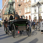 17 frequent-touristy-horse-carriages.JPG