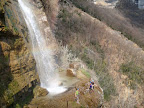 L'itin&eacute;raire des Lavandi&egrave;res passe au pied de la cascade de l'Oule.