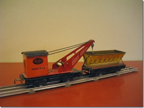 Marx 6-inch Wrecker Crane & #567 Side Dump Car