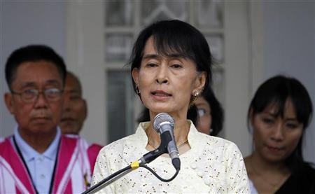 [Suu-Kyi-meets-Myanmar-president-as-MPs-dispute-oath.jpg]
