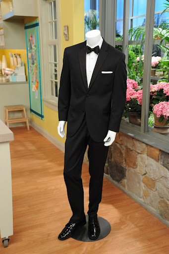 The lucky grooms won a BLACK by Vera Wang at Men’s Wearhouse Tux Rental (www.menswearhouse.com/verawang).