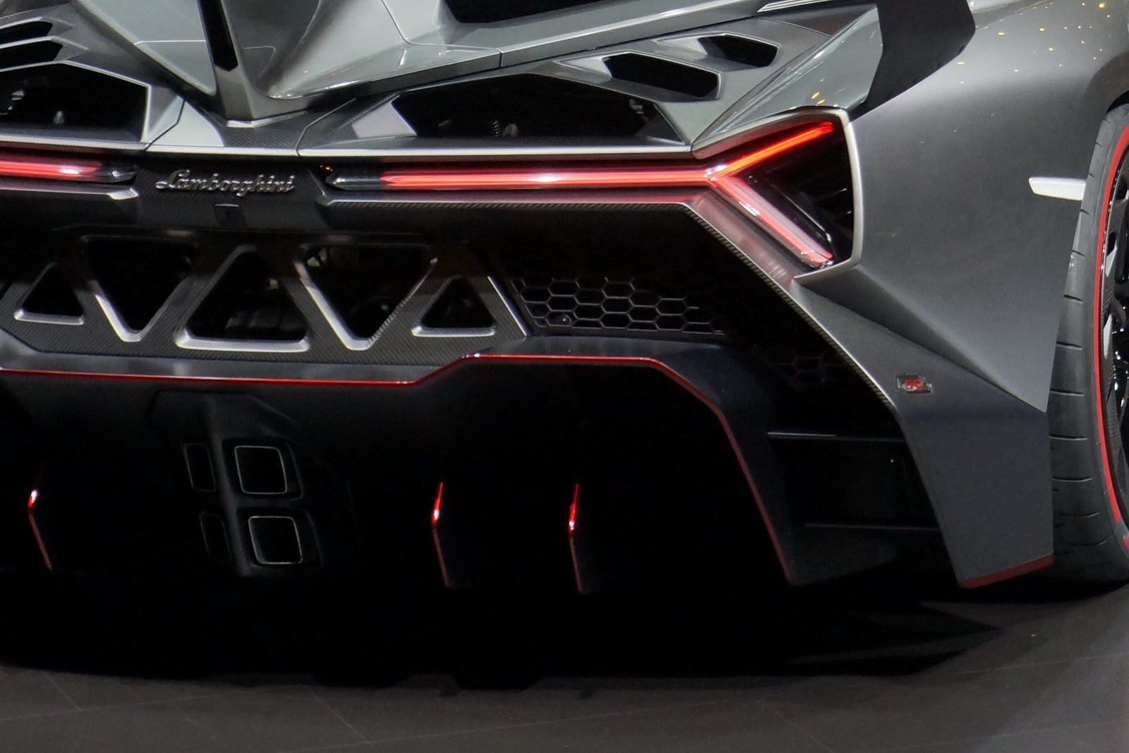 [Lamborghini-Veneno-60%255B2%255D.jpg]