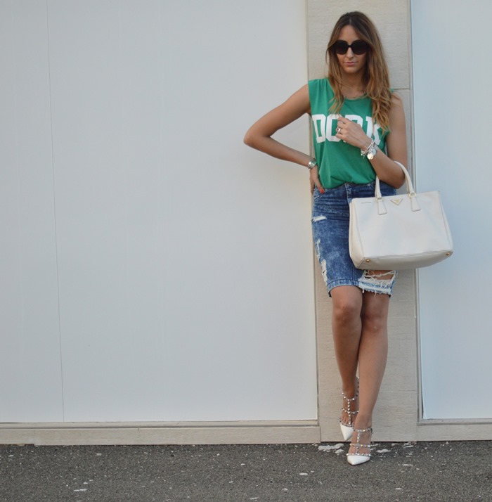 Trashed denim skirt, Denim Skirt, Ripped Denim Skirt, Dork, Primark, Valentino, Valentino Rockstud, Prada Bag, Prada Saffiano Bag, Gonna, Gonna Jeans, C&A, C&A Skirt