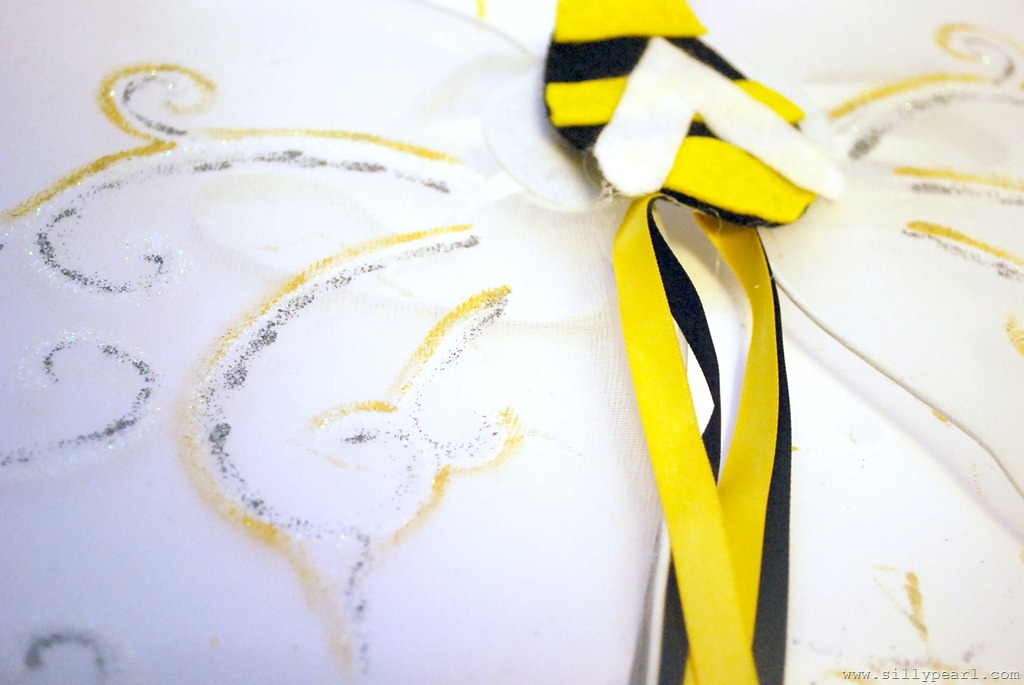 [Glittery%2520Bee%2520Wings%255B3%255D.jpg]