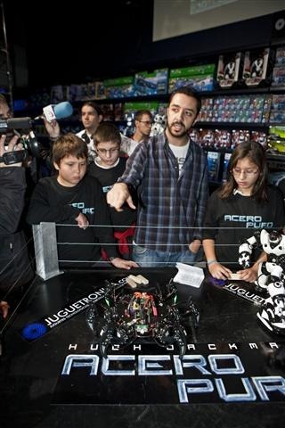 DISNEY ORGANIZA EL PRIMER TALLER DE ROBÓTICA Y CINE (1) (Small) DISNEY ORGANIZA EL PRIMER TALLER DE ROBÓTICA Y CINE (1) (Small)