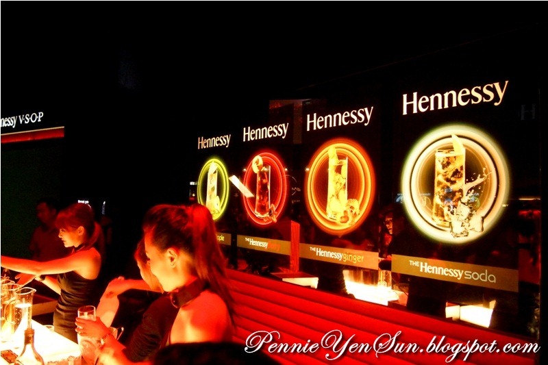 [HennessyArtistryFinale2011132.jpg]