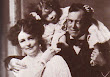 Photo Scrowley Family