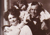 Photo Scrowley Family