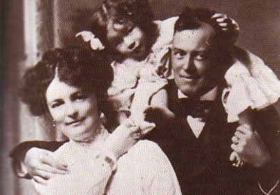 Photo Scrowley Family, Aleister Crowley