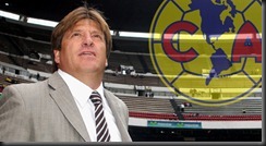 MEXICO, CITY MEXICO- SEPTEMBER 11: Coach Miguel Herrera of Atlante during a match as part of the Apertura 2011 at Azteca Stadium on September 11, 2011 in Mexico City, Mexico. (Photo by Hugo Avila/Jam Media/LatinContent/Getty Images)