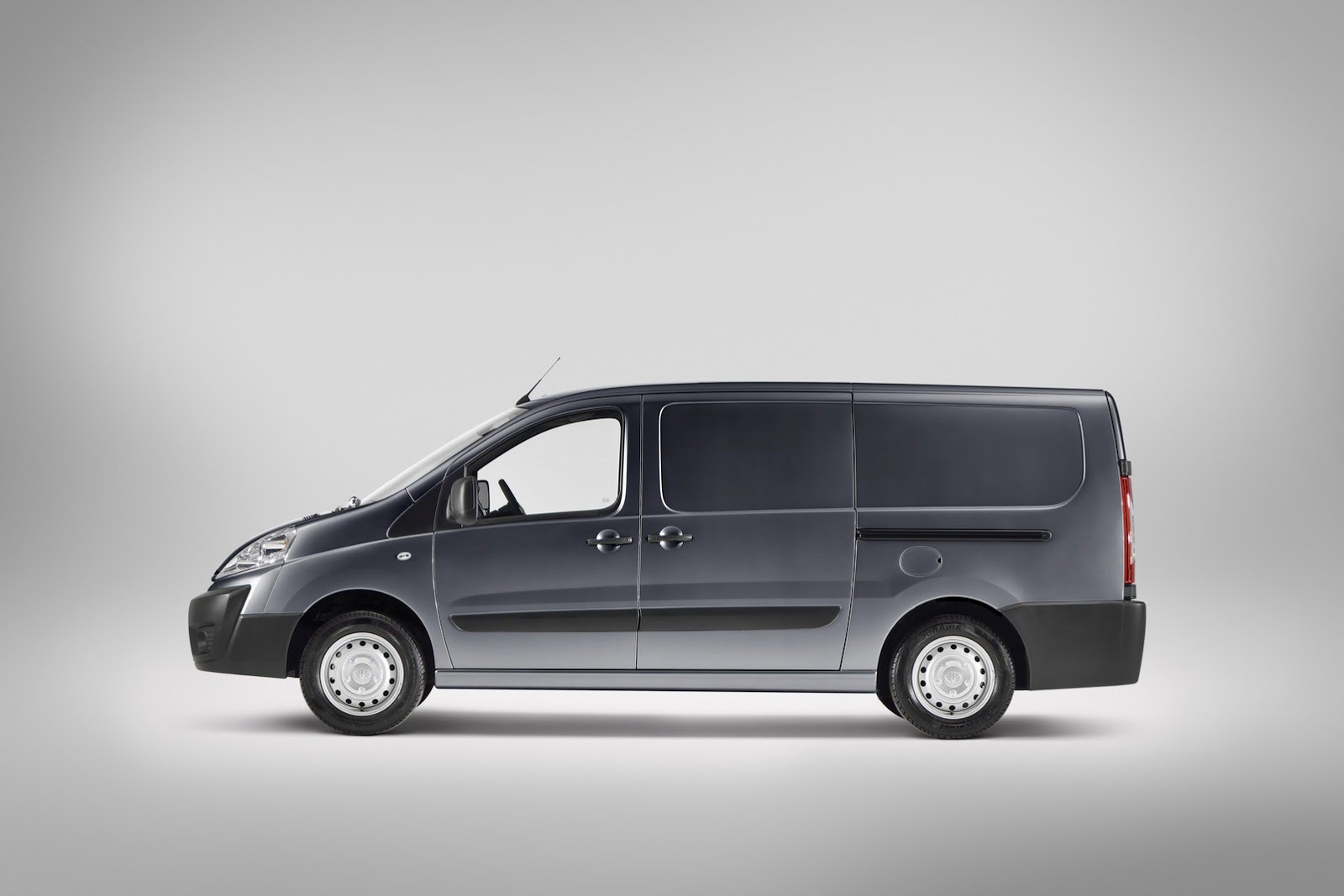 [New-Toyota-ProAce-17%255B2%255D.jpg]