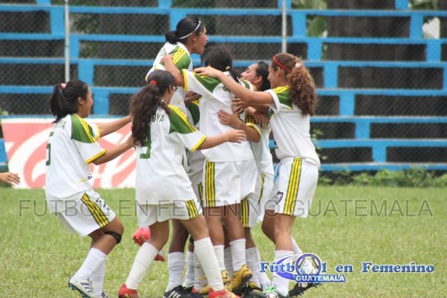 [2do.%2520guasta%2520festejo%2520equipo%255B3%255D.jpg]
