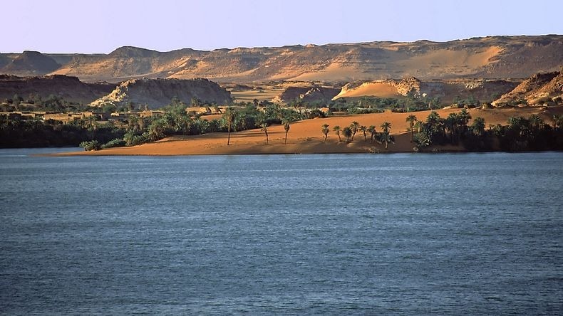 lakes-of-ounianga-7