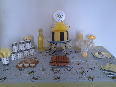 Sweet table Bumblebee party : anniversaire Thème abeille